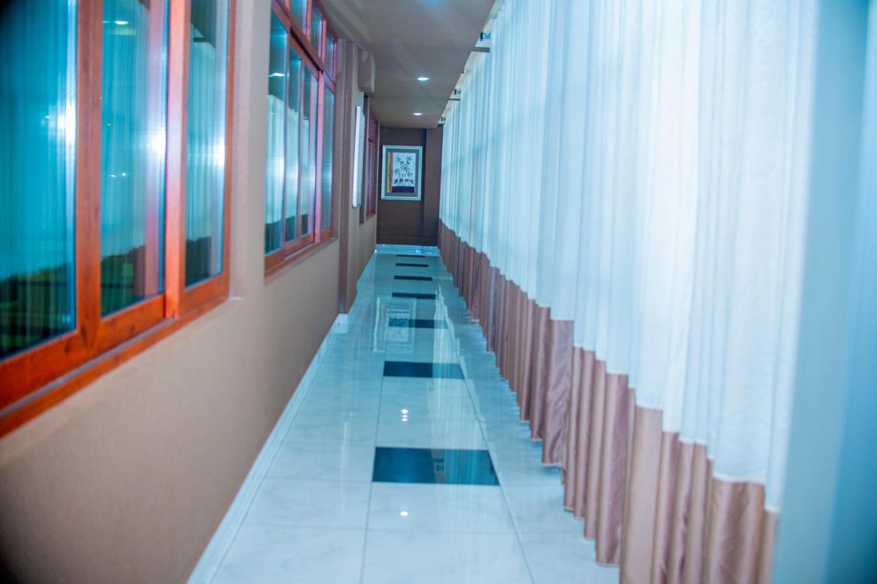 Hera Hotel 坎帕拉 外观 照片