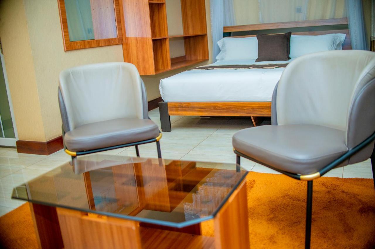 Hera Hotel 坎帕拉 外观 照片