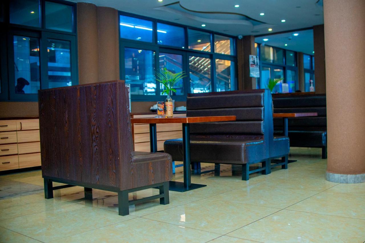 Hera Hotel 坎帕拉 外观 照片